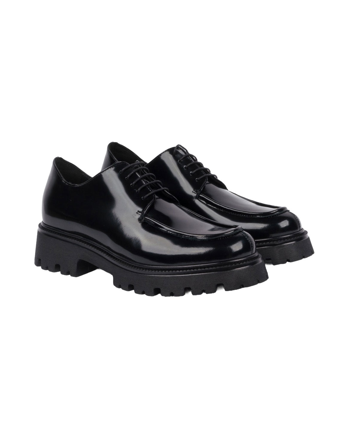SCARPA STRINGATA NERA