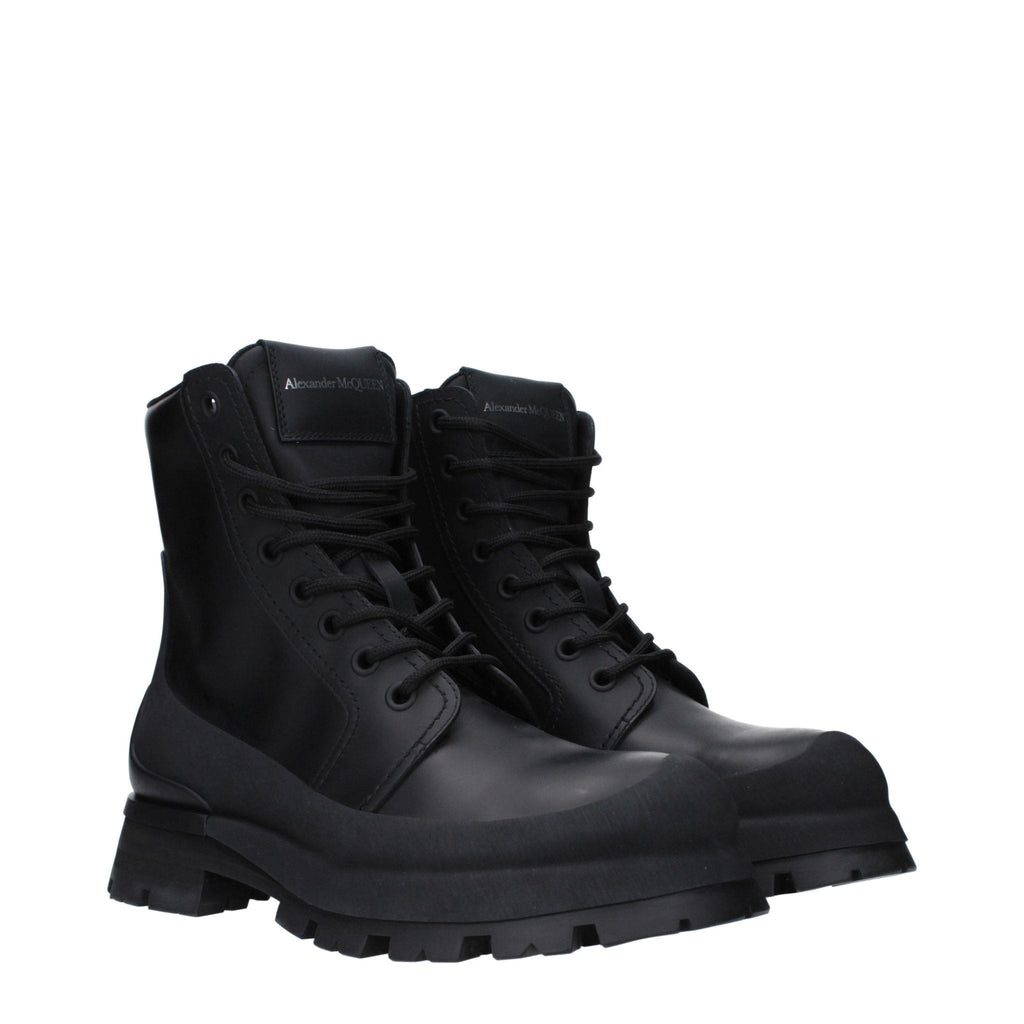 Alexander McQueen – Anfibio in Pelle Nera con Suola Chunky