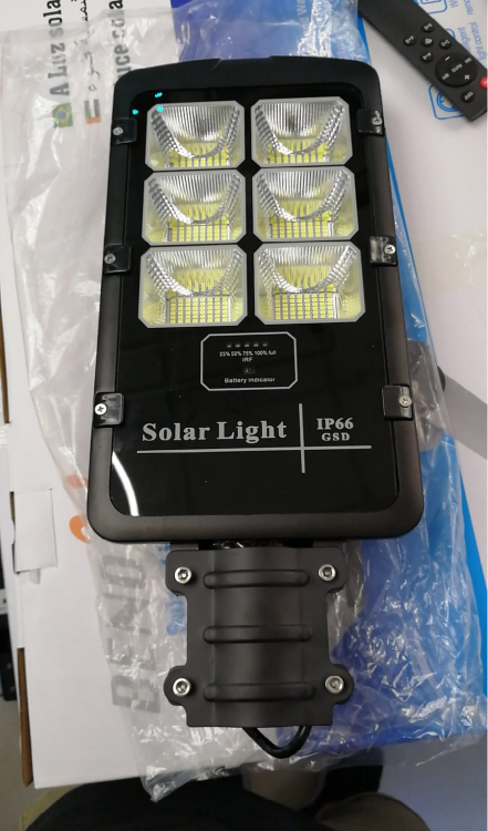 Lampione Led + Pannello Con Solare Staffa E Telecomando 500W Ip66 Faro Stradale